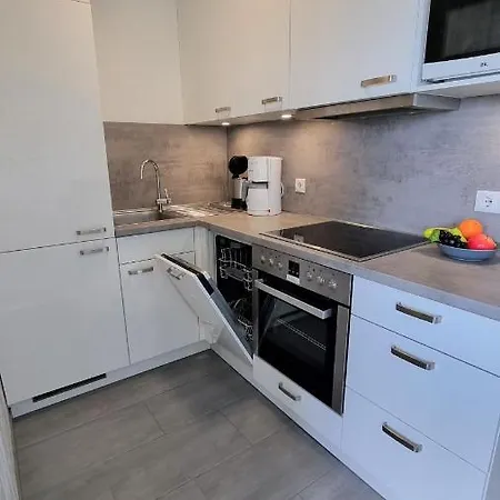 H08-008 * ハイリゲンハーフェン